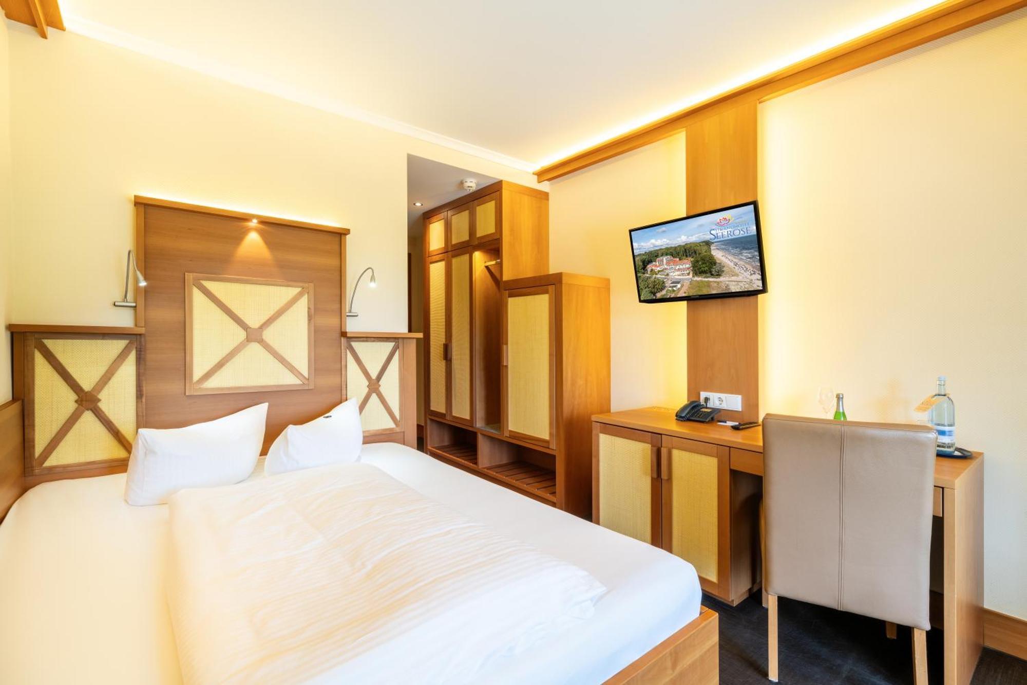 Strandhotel Seerose Kölpinsee Eksteriør billede